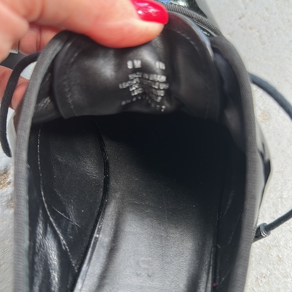 Tory Burch patent leather lace up oxford shoe 8 - Picture 10 of 10